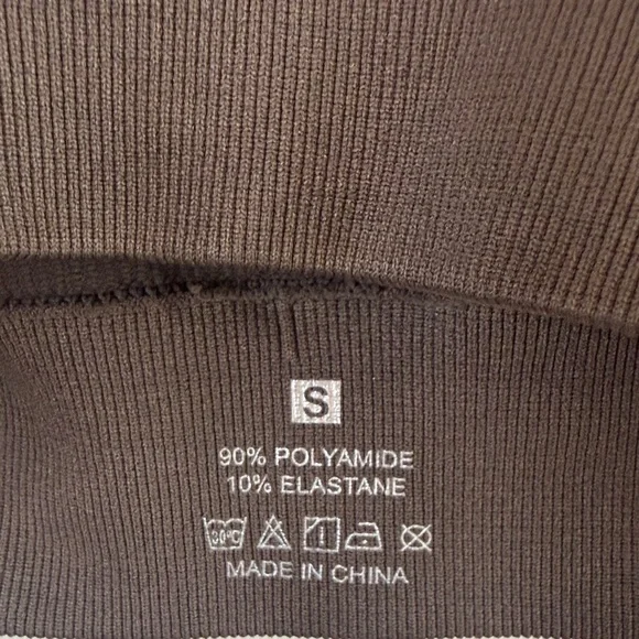 NWOT Chocolate Long Sleeve Ribbed Crop Top - Picture 2 of 5